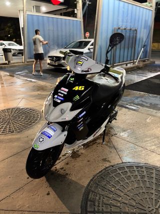 Yamaha Jog RR personalizada