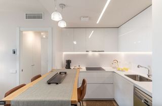 Piso en alquiler en Valdeacederas en Madrid