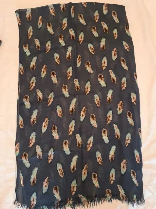 Pañuelo mujer hojas azul grisaceo y beige