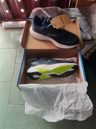 Zapatillas deportivas Joma azul y verde