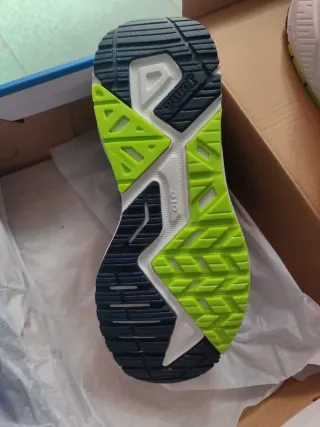 Zapatillas deportivas Joma azul y verde