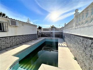 Chalet en venta en El Faro de Calaburra - Chaparral en Mijas