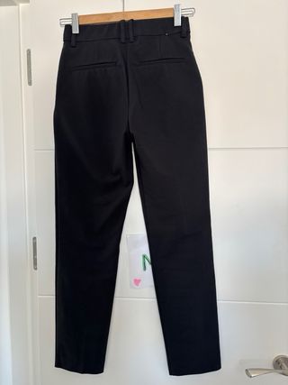 Pantalón tobillero negro