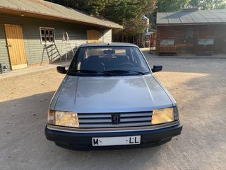 Peugeot 309