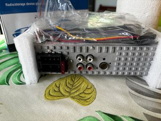 Radio mp3 bluetooth car play radio FM.