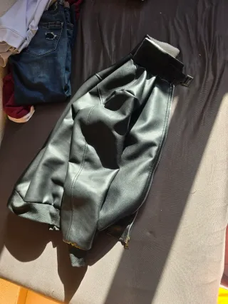 Chaqueta de piel negra nueva