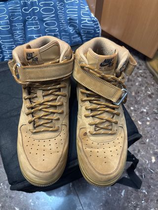 Nike Air Force 1, High - Marrón - Talla 42,5