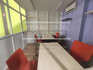 Nave industrial en venta en Lucena