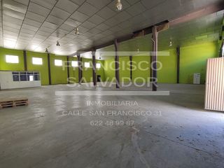 Nave industrial en venta en Lucena
