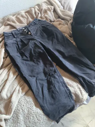 Pantalón ancho Bershka gris