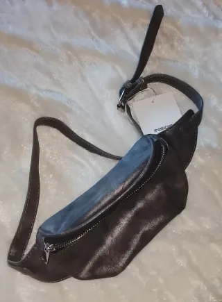 Riñonera Negra y Plateada