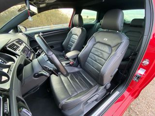 Volkswagen Golf R 300