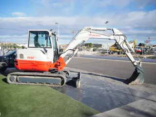 Excavadora Takeuchi TB 260