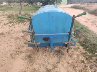 Tractor Pasquali con pulverizador