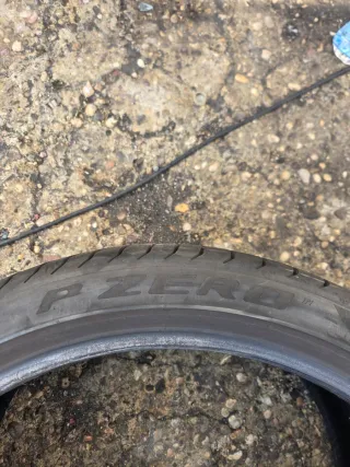 1 unidad pirelli p zero 315/30/22/ al 80% de vida.