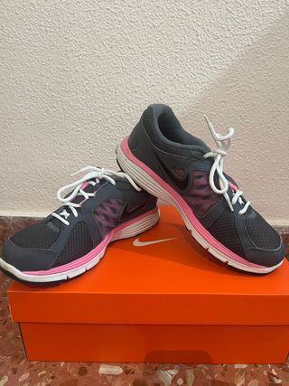 Zapatillas Nike Running Mujer Gris y Rosa