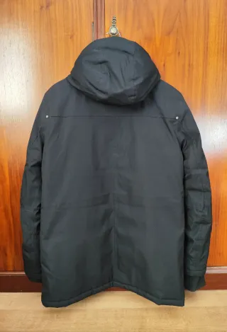 Chaqueta Mo Negra con Capucha