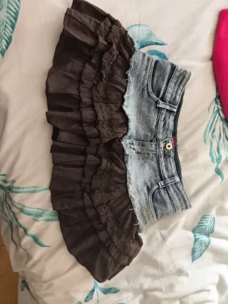 Minifalda vaquera con volantes marrones