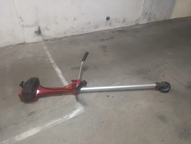 Desbrozadora Jonsered RS51