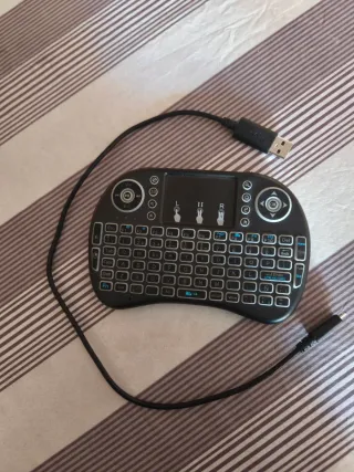 Monitor Philips 19 + Mini Teclado