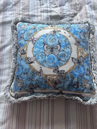 Cojín Versace Mariposas y Medusa