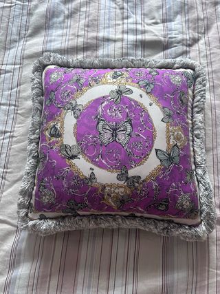Cojín Versace Mariposas y Medusa