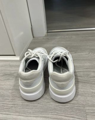 Zapatillas Lacoste Blancas y Beige