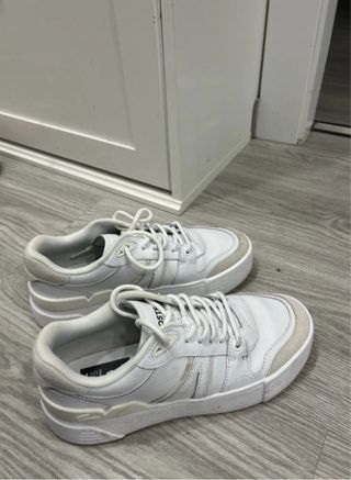 Zapatillas Lacoste Blancas y Beige