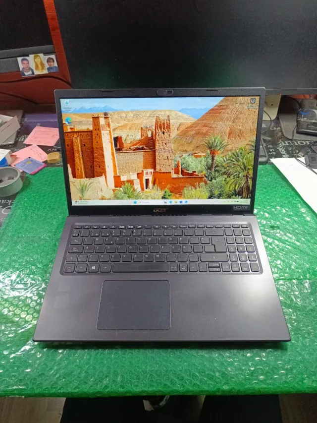 Portátil Acer Extensa EX215-54 11TH generazione