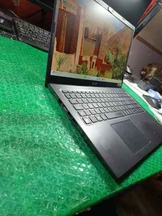 Portátil Acer Extensa EX215-54 11TH generazione