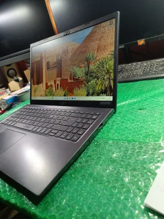 Portátil Acer Extensa EX215-54 11TH generazione