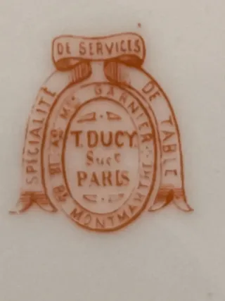 Vajilla de porcelana escudo heráldico corona conde