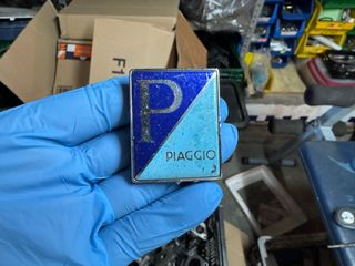 Escudo Piaggio Vespa LX