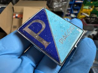 Escudo Piaggio Vespa LX