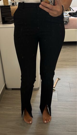 Pantalón vestir apertura en bajo