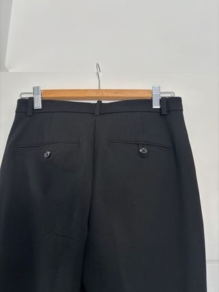 Pantalón vestir apertura en bajo