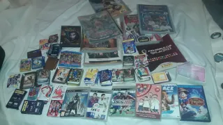Colección de cartas y videojuegos