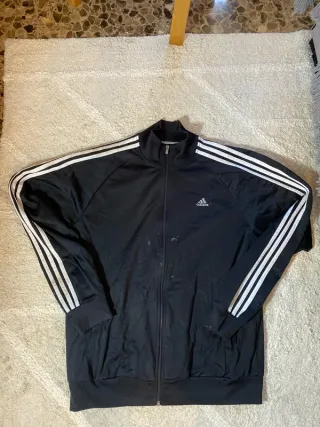 Chaqueta deportiva Adidas negra