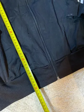 Chaqueta deportiva Adidas negra