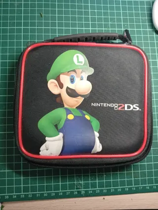 Funda Nintendo 2DS Luigi