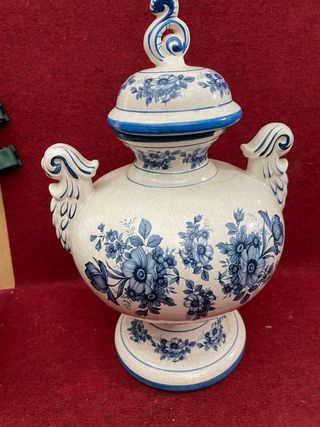 Jarrón de cerámica pintado a mano