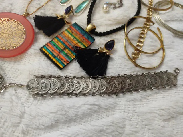 Lote de bijuterias variadas