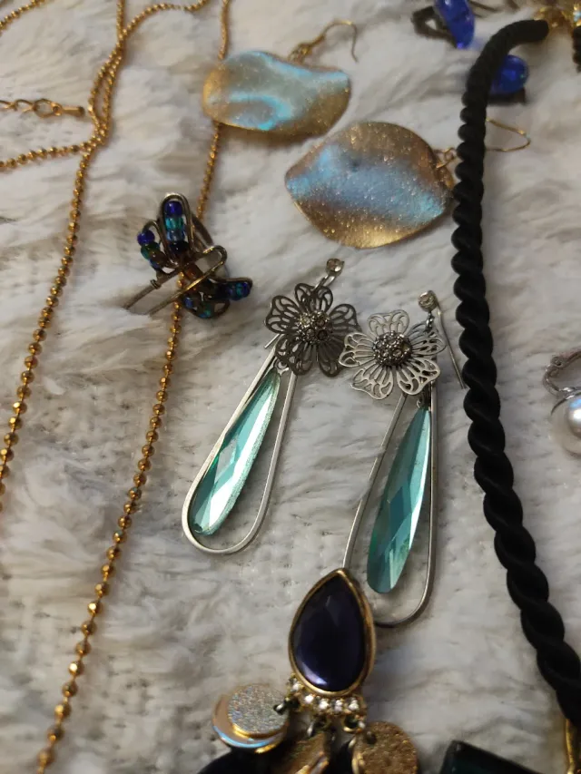 Lote de bijuterias variadas