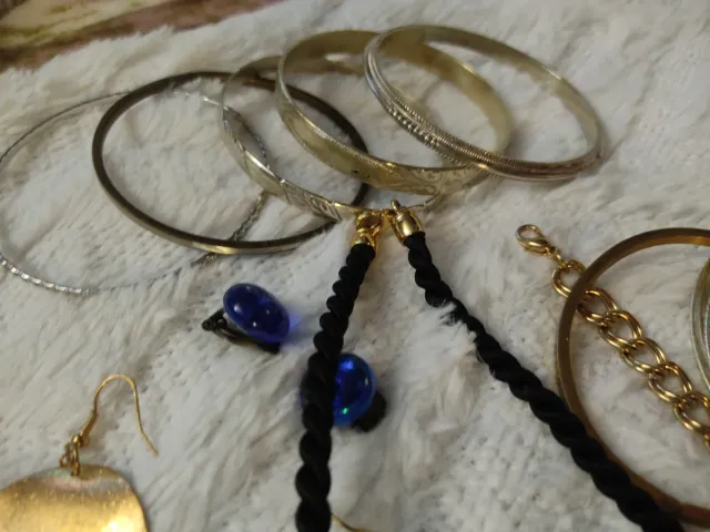 Lote de bijuterias variadas