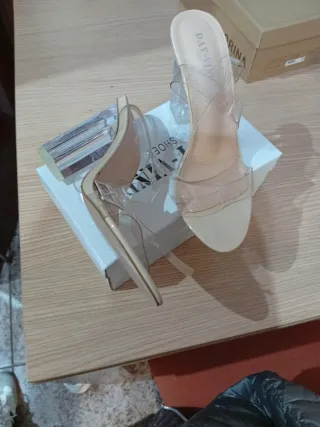 Zapatos DAY-VIN Beige Tacón Transparente