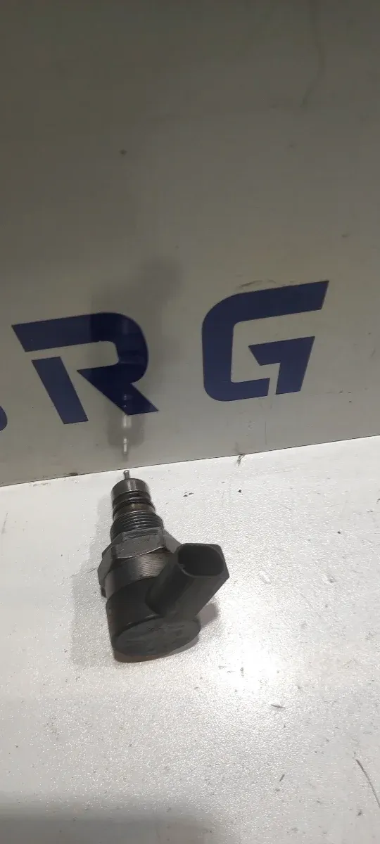 1047 VALVULA CONTROL PRESIÓN COMBUSTIBLE VOLVO 2.4