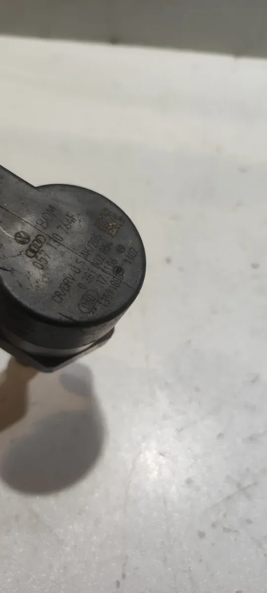 1047 VALVULA CONTROL PRESIÓN COMBUSTIBLE VOLVO 2.4