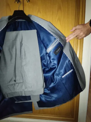 Traje de caballero gris