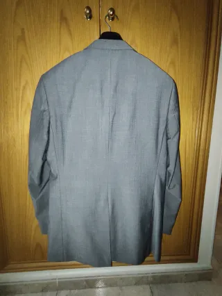 Traje de caballero gris