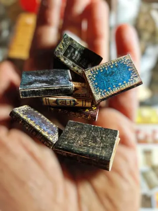 Libros Miniatura Hechos a Mano